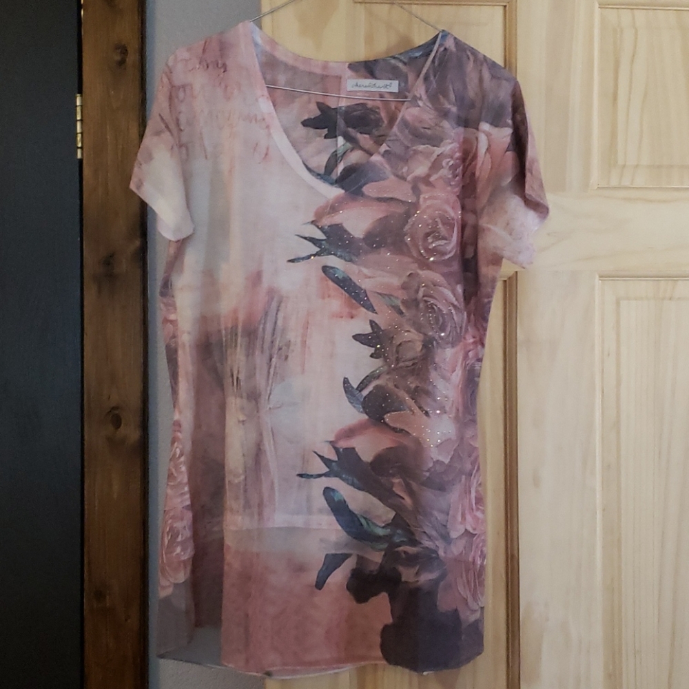 Beautiful top NWOT